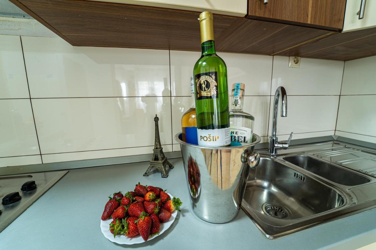 Diocles Place Apartman *